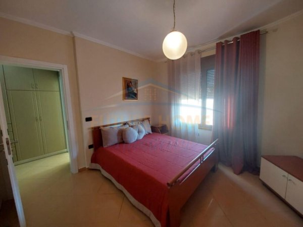 Qera, Apartament 2+1+2, Blloku, Tiranë. 1300 €