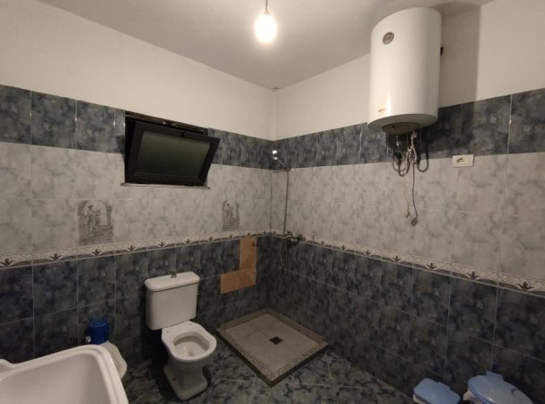 Jepet me qera Apartamenti 1+1 300 euro ,  Ali Dem rruga Pasho Hysa prane rezidences Kaimi.