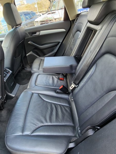 Tirane,Okazion Audi Q5 2.0 Benzin-Gas, 10500 Euro