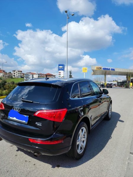 Tirane,Okazion Audi Q5 2.0 Benzin-Gas, 10750 Euro
