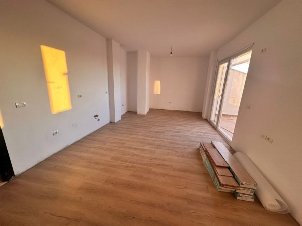 !! Shitet apartament 1+1+ verande NE Fresk, prane Murages, 81.900 EURO