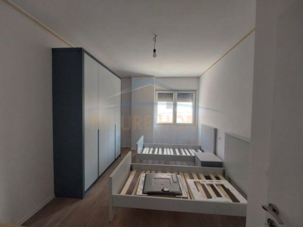 Shitet,, Apartament 2+1, Ali Demi, Tiranë. 175000 EURO