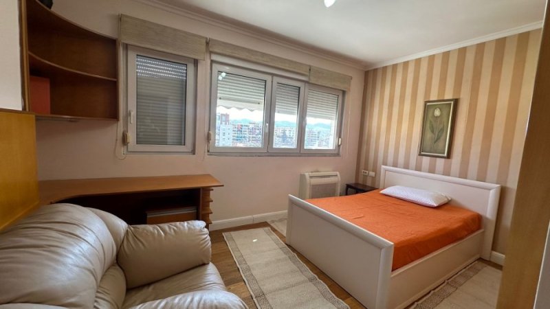 Qera, Apartament 2+1+2, Muhamet Gjollesha Tiranë , 700€ | 105 m²