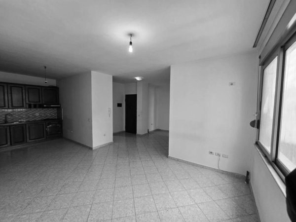 Apartament 2+1 në shitje Rr. e Kavajës prane qendres "Globe" 185.000 euro