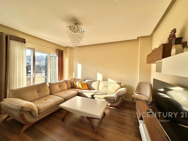 Apartament 3+1+2 per shitje pranë Liqeni i Thate !!  255,000 €