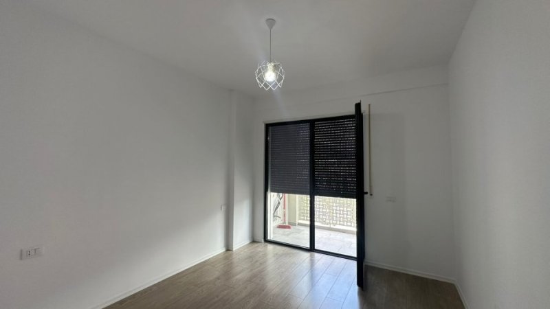 Qera, Apartament 1+1,Porcelan, Tiranë - 400€ | 76 m²