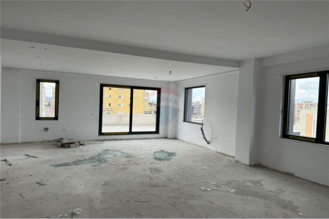 Apartament - Në Shitje - Pazari i Ri, Shqipëri
Apartament 3+1+2 ne Shitje tek Pazari i Ri