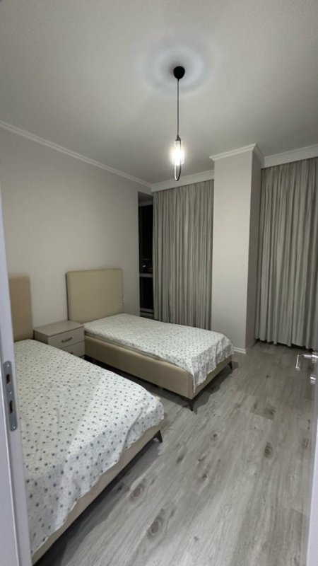 Apartament 2+1 me qira prane Gjimnazit Partizani ne Tirane