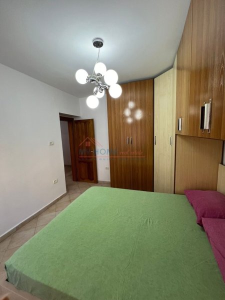 Apartament 3+1 Me Qira Te Rruga Fortuzi(Danja)