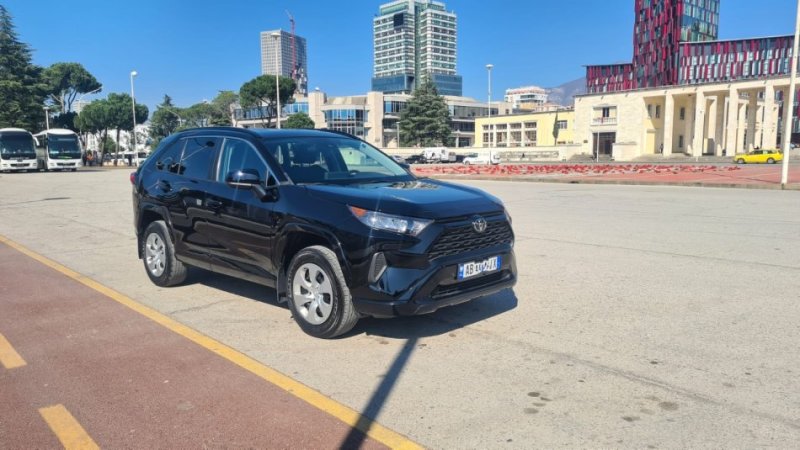 OKAZION - Shitet TOYOTA RAV4 2019, Automat, Benzine, 65000km, 24,500 Euro