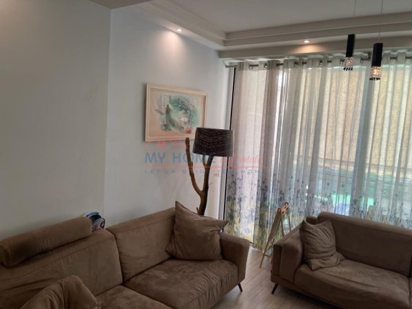 Apartament 2+1 ne shitje ne Myslym Shyri ne Tirane(Saimir)