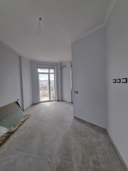 Qera, Apartament 2+1+2, Mine Peza, Tiranë - 1500€ | 109 m²