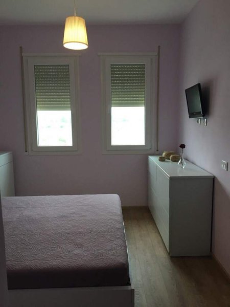 Vlore, jap me qera apartament ne plazh 1+1 Kati 3, 30 m² 25 Euro (Orikum)