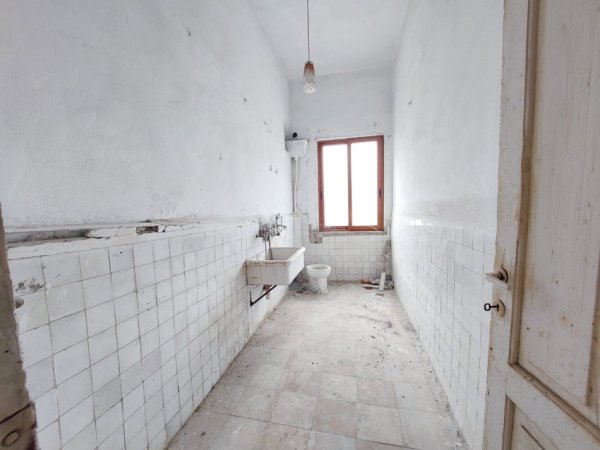 Shitet apartament 3+1 prane Shkolles Eftali Koçi, Durres   92.000 Euro