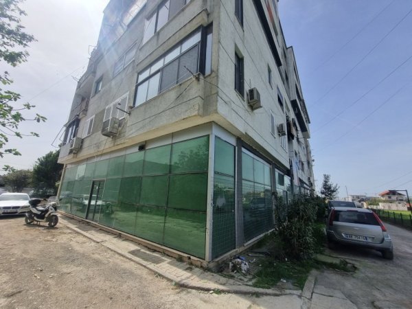 Shitet, Ambient, Kashar, Tiranë , - 293,000€ -225m²