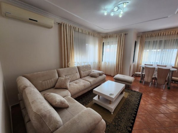 Apartament 2+1 me qira përballë Delijorgjit tek Ish Stacioni i Fundit i Tiranës së Re.