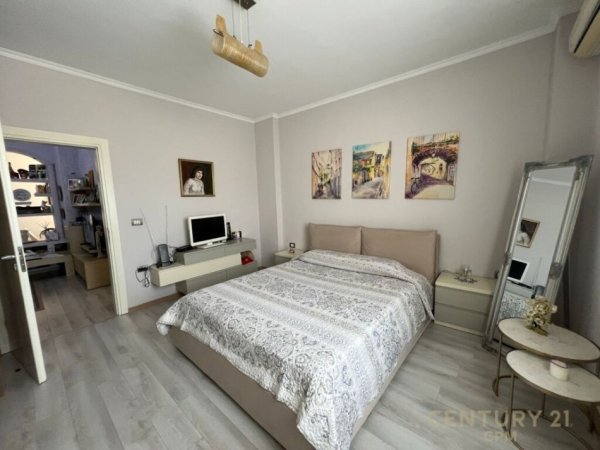 Shesim apartament 2+1 Pranë Hipotekes