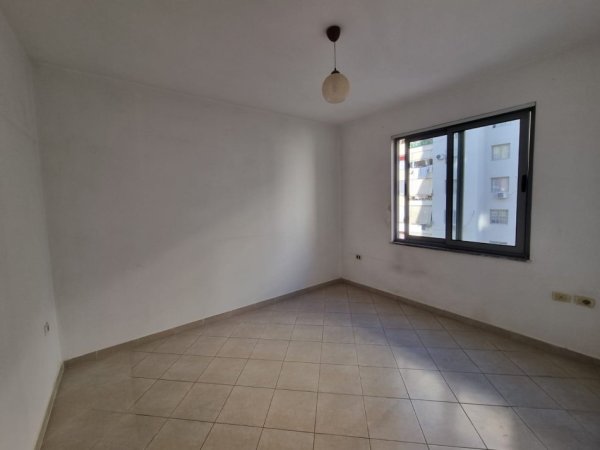 📢Shitet Apartament 2+1 ne Zonen e Astirit 🔑