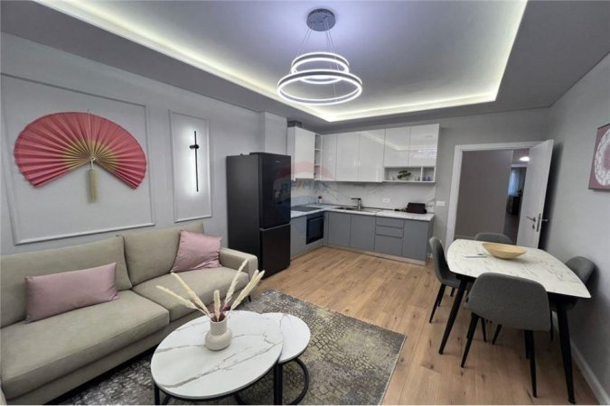 ~Apartament Me Qira Komuna e Parisit - Kristal Center 2+1+2 ~800 EURO