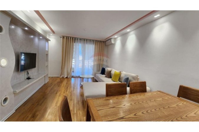 ~Apartament Me Qira Komuna e Parisit 2+1+2~ 700 EURO
