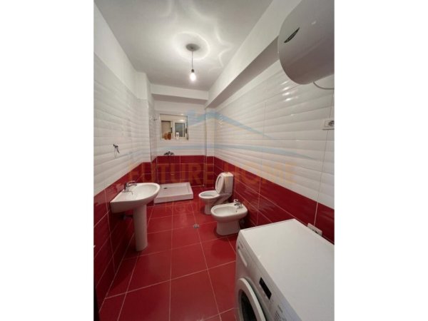 Shitet, Apartament 3+1+2, Unaza e Re, Tirane
165,000 €