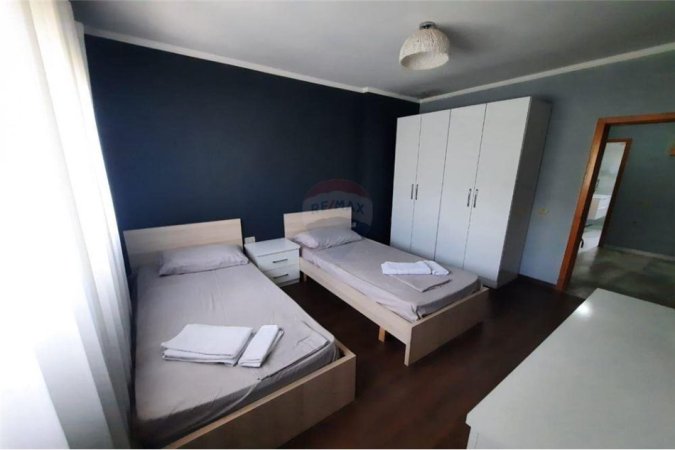 Apartament 2+1 me qira në Qendër të Tiranës!