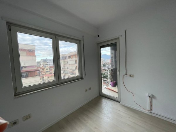 📍Don Bosko shitet Apartament 3+1+2+post parkimi buze rruge
