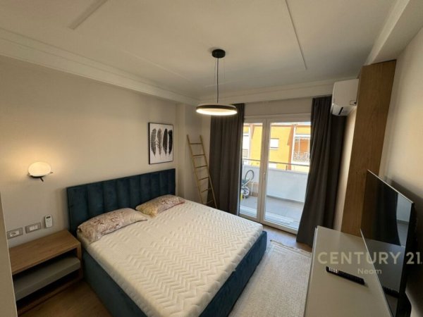 Apartment me qira 2+1+2 te Komuna e Parisit 800€/muaj