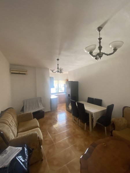 Tirane, Apartament  2+1 per shitje tek Medreseja