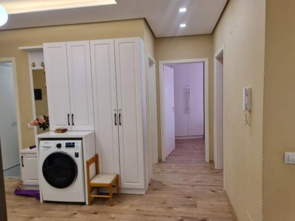 Tirane, jepet me qera apartament 2+1 Kati 3, 94 m² 550 Euro (Kompleksi Magnet)