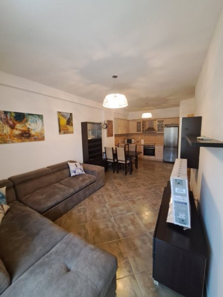 Qira Apartament 1+1, me ballkon, Kopshti Botanik, 450 euro