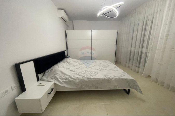 Jepet apartament 2+1 me qera ne Myslym Shyr, 700 Euro