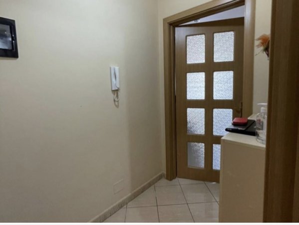Shitet apartament 2+1 i mobiluar 92.6m ne Astir te Vila L