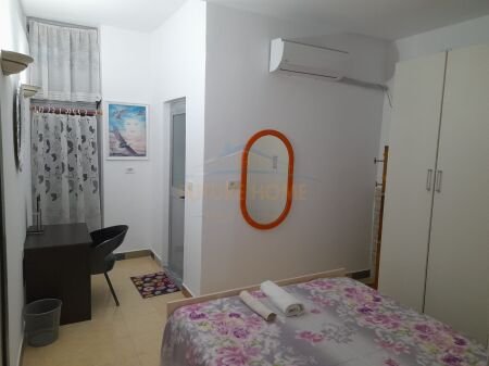 Qera, Apartament 1+1 në Rrugën e Dibrës, Tiranë. AREA40155