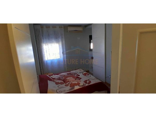 Qera, Apartament 2+1+2, në Qender, Tiranë.
900 €