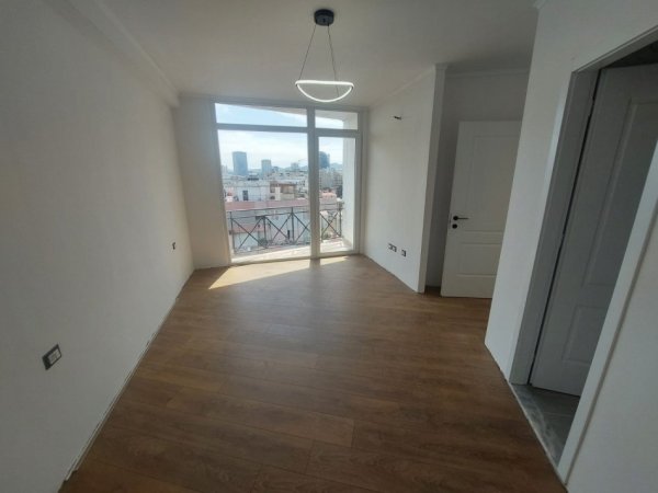 Shitet, Apartament 2+1+2, Rruga e Barrikadave, Tiranë - 215000€ | 100 m²
