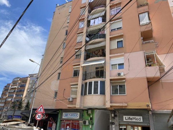 Shitet, Apartament 2+1, në Rrugën Irfan Tomini, Tiranë.