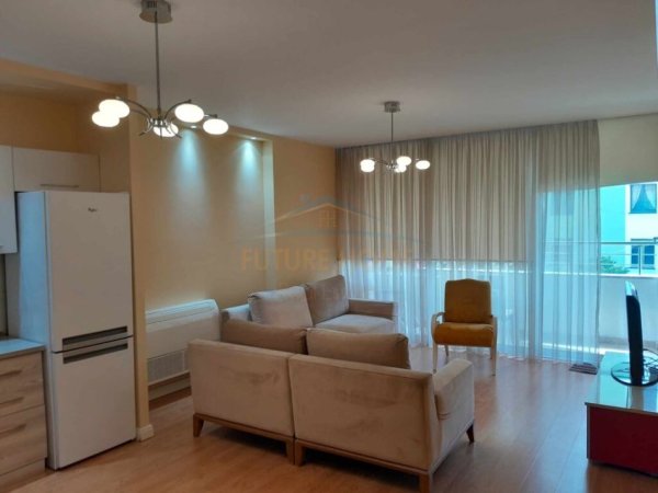 Qera, Apartament 2+1, Pazari i Ri, Tiranë
650 €