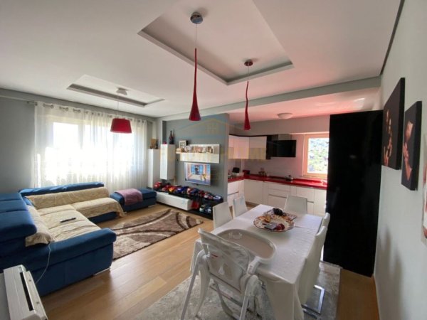 Qera, Apartament 2+1, Liqeni i Thate, Tirane.
800 €
