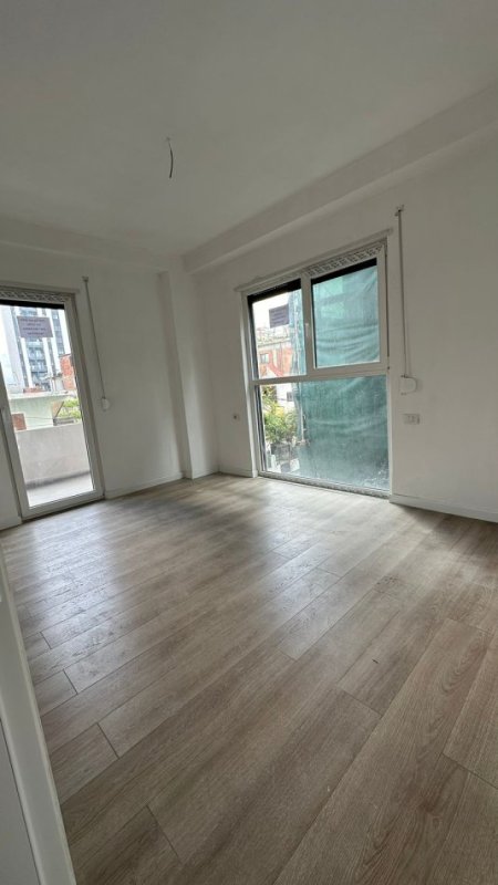 Apartament 1+1 me qera per zyra Astir cmimi 500 euro