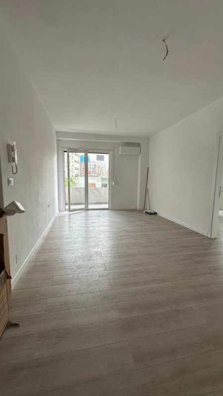 Apartament 1+1 me qera per zyra Astir cmimi 500 euro