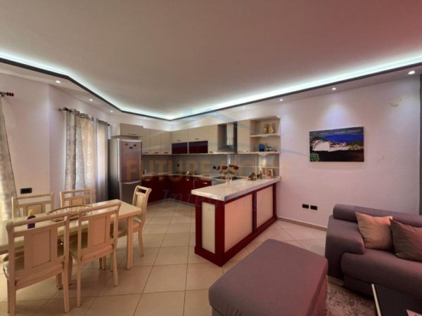 Qera, Apartament 3+1+2, Sauk, Tiranë.
500 €