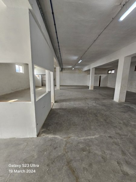 📍Jepet me Qera Ambjent Biznesi 
  Durres Nishtulla 1800 m2 siperfaqe 2100 Euro/muaj