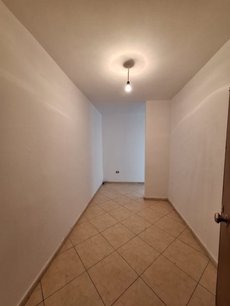 Shitet apartament 2+1 ne Don Bosko 1300 eur / m