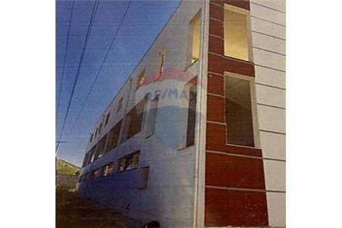 Tirane, shitet ambjent biznesi Kati 0, 1.500 m² 790.000 Euro (Peze-Helmes, prane Ures se Beshirit) OKAZION