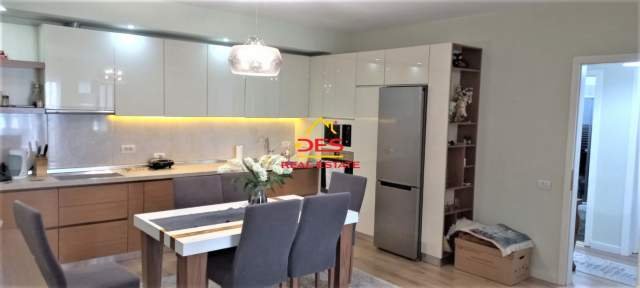Tirane, jepet me qera apartament 2+1+BLK Kati 7, 100 m² 600 Euro (Rruga Vace Zela)