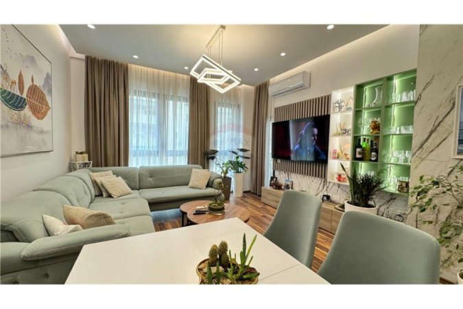 Tirane, jepet me qera apartament 1+1, Kati 15, 75 m2 800 € (Rruga Kavajes - Rruga e Kavajës, Shqipëri)