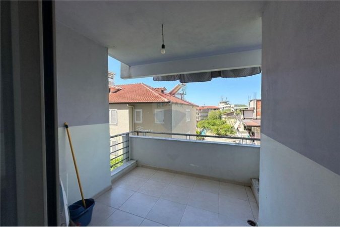 Tirane, shitet apartament 2+1, Kati 1, 95 m2 115,000 € (Apartament 2+1 Per Shitje Tek Fresku)