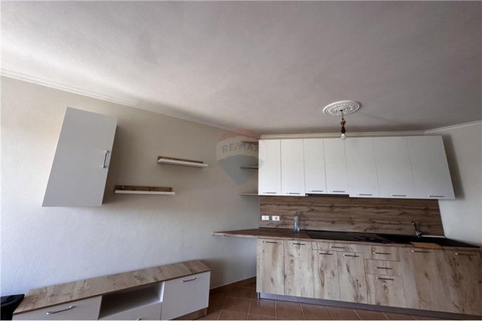 Tirane, jepet me qera apartament 2+1, Kati 4, 90 m2 450 € (Bulevardi Migjeni - Yzberisht, Shqipëri)