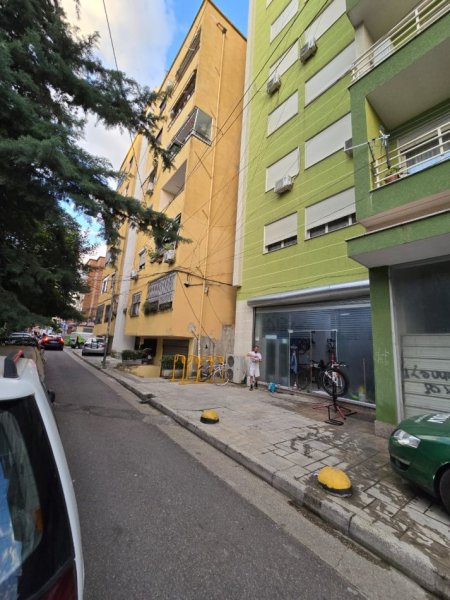 Tirane, shitet apartament 1+1, Kati 4, 45 m2 75,000 € (Rruga Riza Cerova)